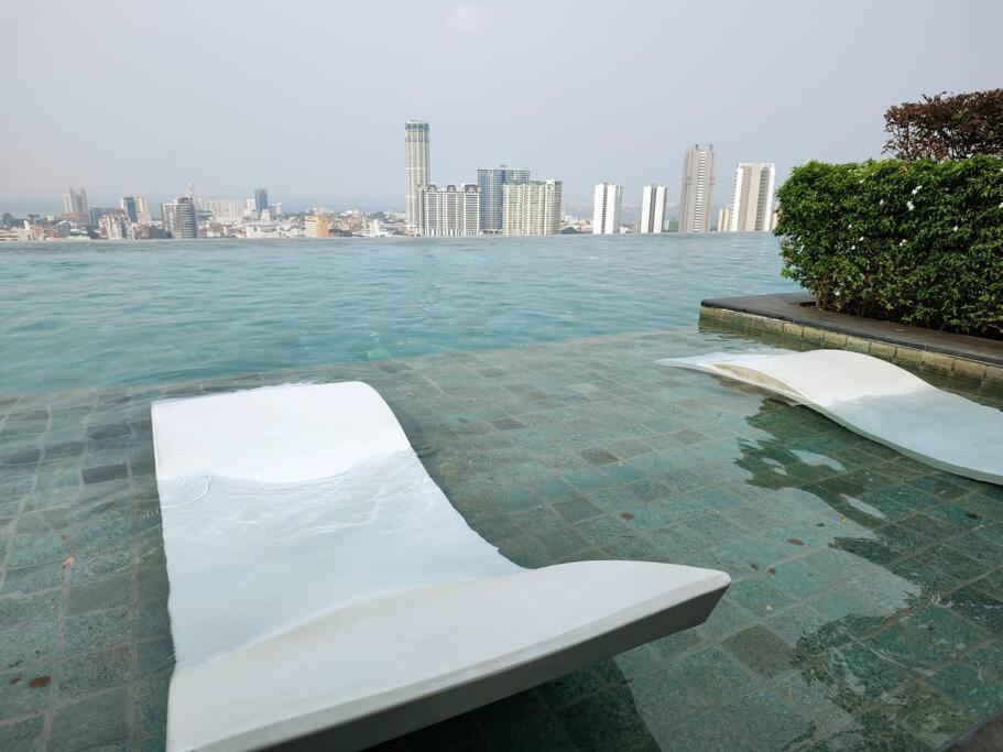 Infinity Pool 2Br Suite 7Pax @Beacon @Georgetown Εξωτερικό φωτογραφία