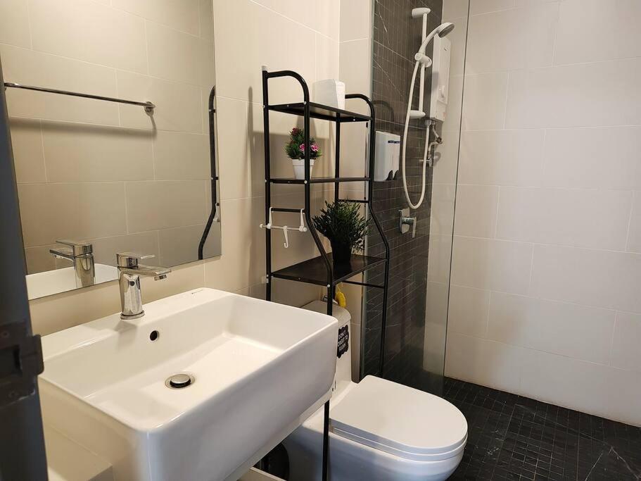Infinity Pool 2Br Suite 7Pax @Beacon @Georgetown Εξωτερικό φωτογραφία