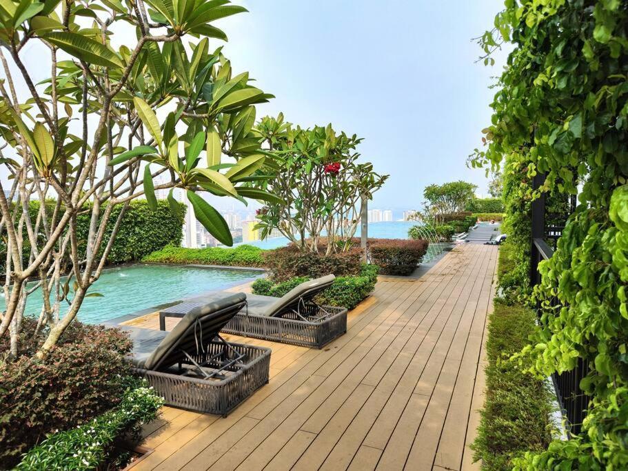 Infinity Pool 2Br Suite 7Pax @Beacon @Georgetown Εξωτερικό φωτογραφία